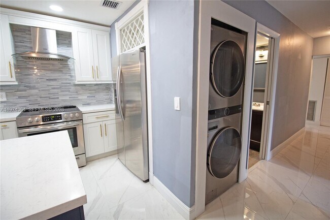 Foto del edificio - 6802 NW 78th St