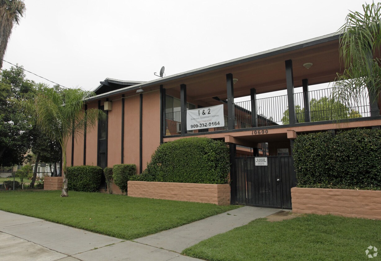 Poplar Apartaments - Poplar Apartments
