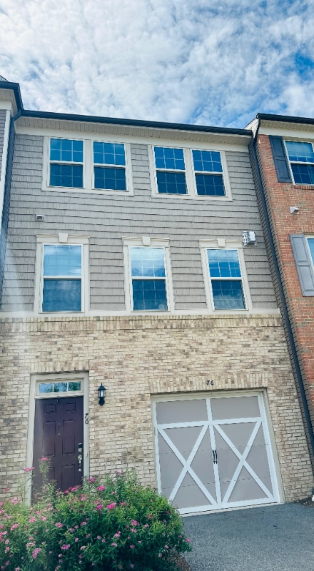 Building Photo - 76 Albert Ct