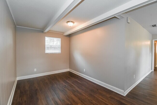 Foto del edificio - 6736 Harlow Blvd