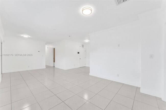 Foto del edificio - 1930 NW 184th St