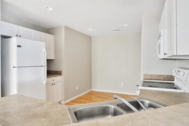 Building Photo - 4963 Ava Pointe Dr
