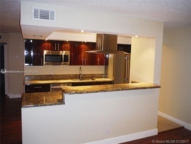 Foto del edificio - 9431 Live Oak Pl