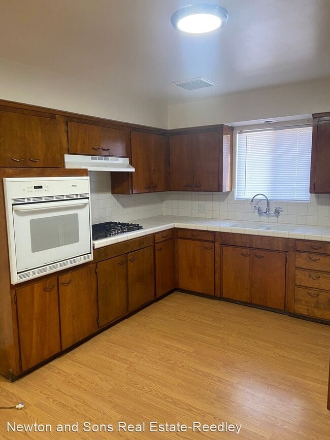 Building Photo - 3 br, 2 bath House - 1536 S Klein Avenue