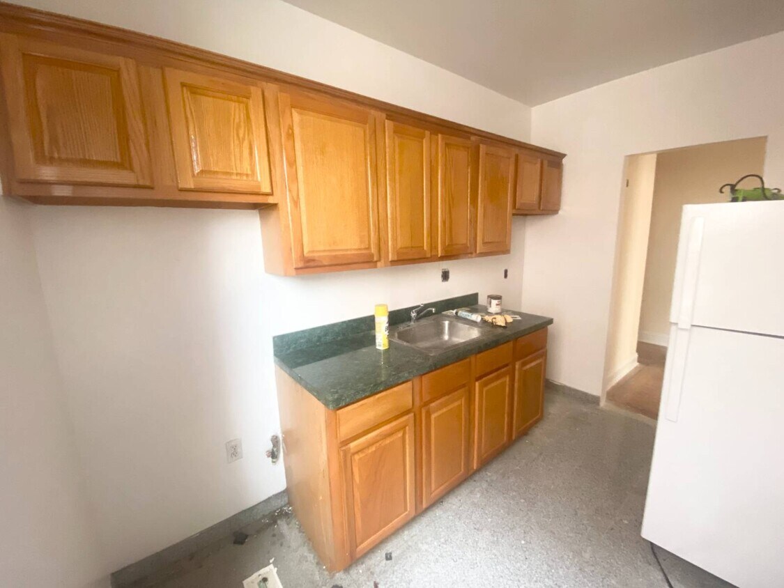 Foto principal - 8302 6th Ave