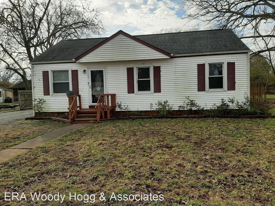 Primary Photo - 3 br, 1.5 bath House - 13 Huntsman RD