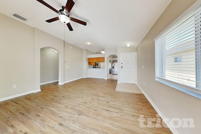 Building Photo - 11749 Lynmoor Dr