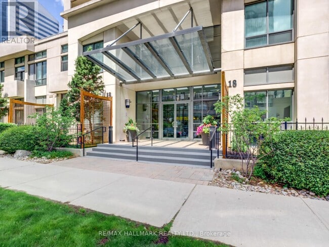 Building Photo - 18 Spring Garden Ave