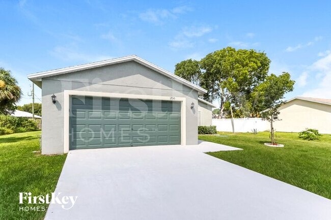 Building Photo - 1750 SW Hampshire Ln