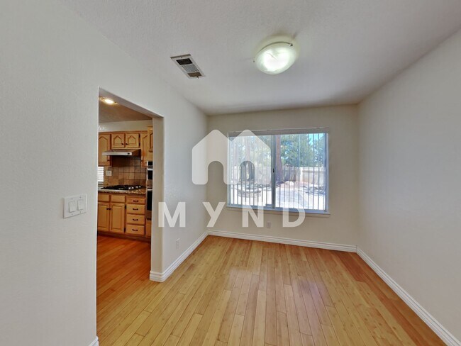 Building Photo - 1700 Glenwillow Dr