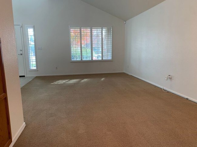 Building Photo - Charming Fresno home near River Park!