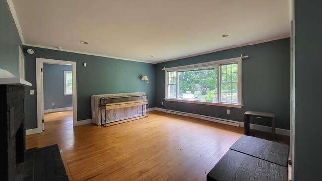 Building Photo - 32 S Main St