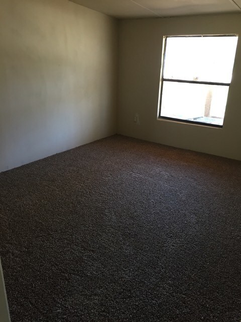Building Photo - 90 Rock Springs Lake Dr