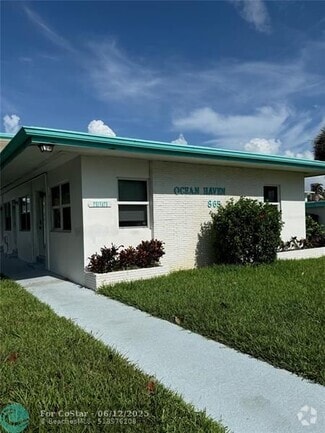 Building Photo - 865 SE 20th Ave