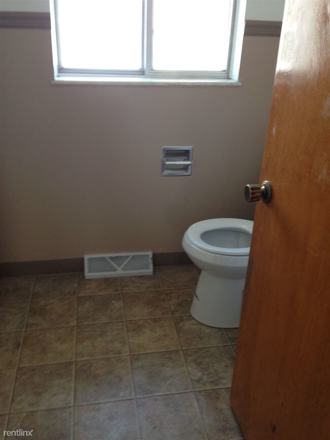 Foto del edificio - 3 br, 1 bath House - 821 Michigan Ave