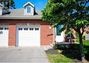 Building Photo - 300 D'Arcy St