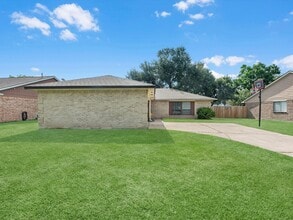 Building Photo - 7234 Lost Fable Ln