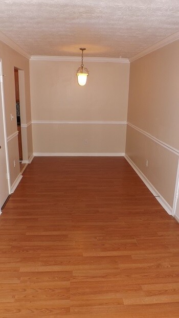 Primary Photo - 3120 Seven Pines Ct SE
