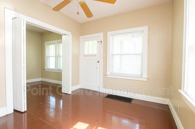 Building Photo - 2834 E Elm St