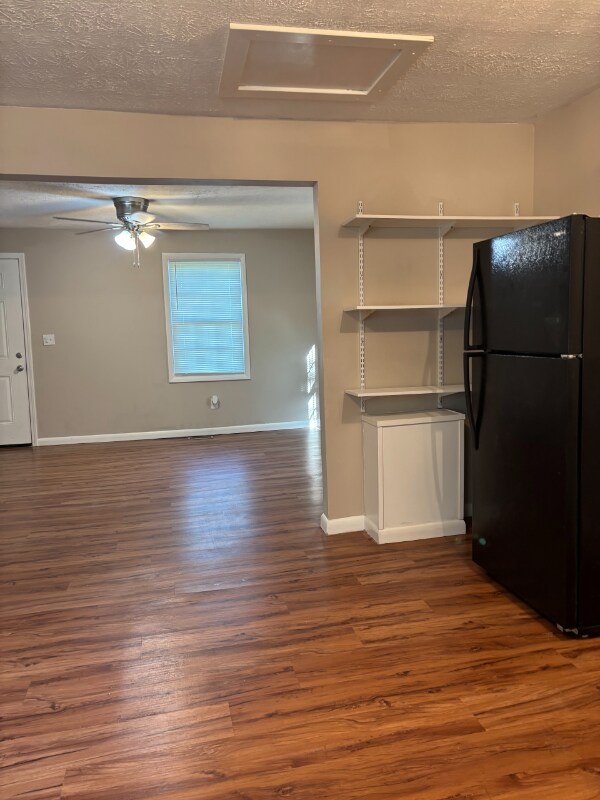 Foto del edificio - 235 Hillside Rd