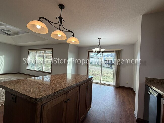 Foto del edificio - 3 bedroom 2 bath in Washburn Rural school district