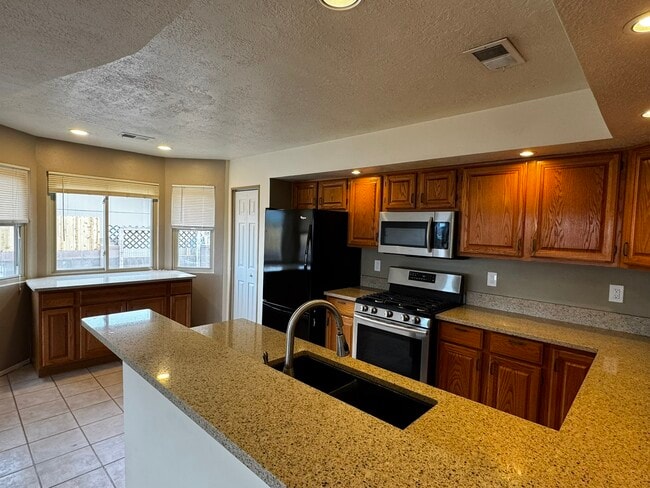 Kitchen - 2598 Withington Peak Dr NE