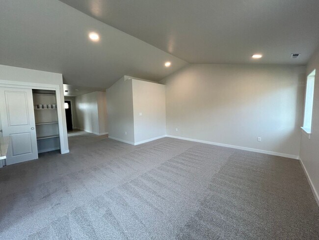 Foto del edificio - Brand New Home 3 Bedroom Home In Star!