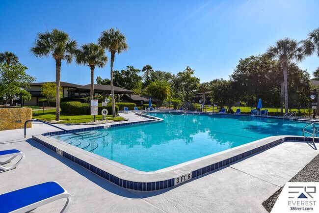 Foto del edificio - 58 Club House Dr