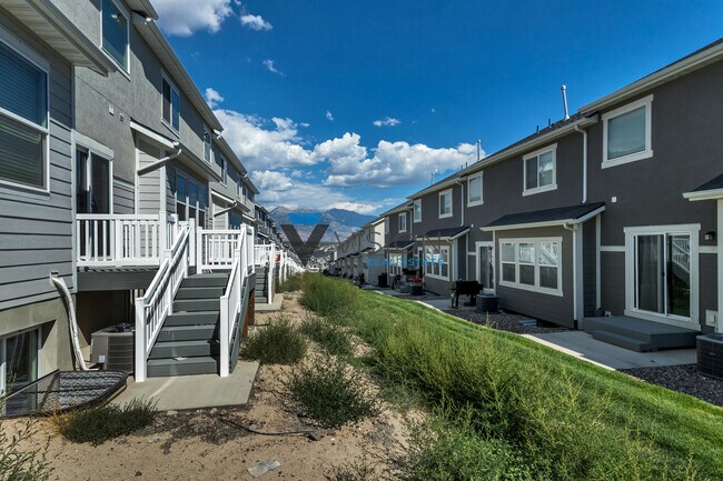 Foto del edificio - 4081 W Harmony Dr