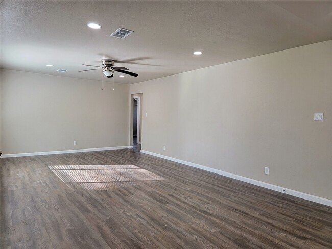 Foto del edificio - 6715 Gwyneth St