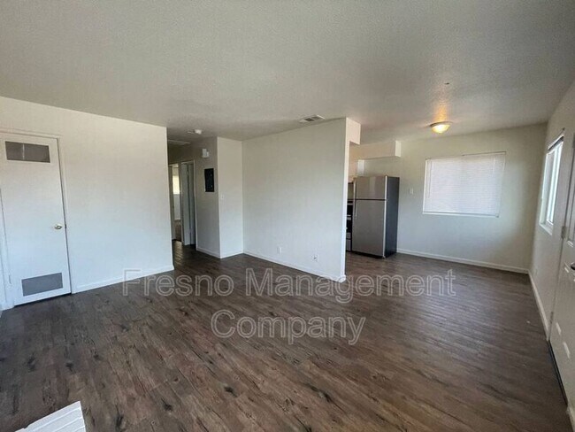 Building Photo - 631 W Hedges Ave