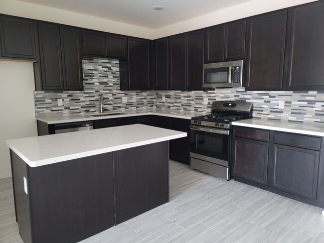 Building Photo - 3 bedroom cul-de-sac home in the Villago Community!