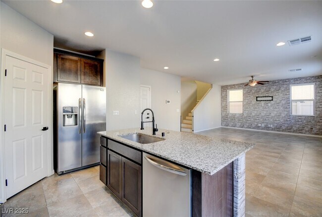 Foto del edificio - 4120 Free Bird Crest Ave