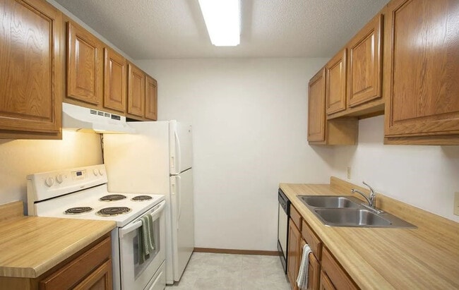 Building Photo - Meadow Wood