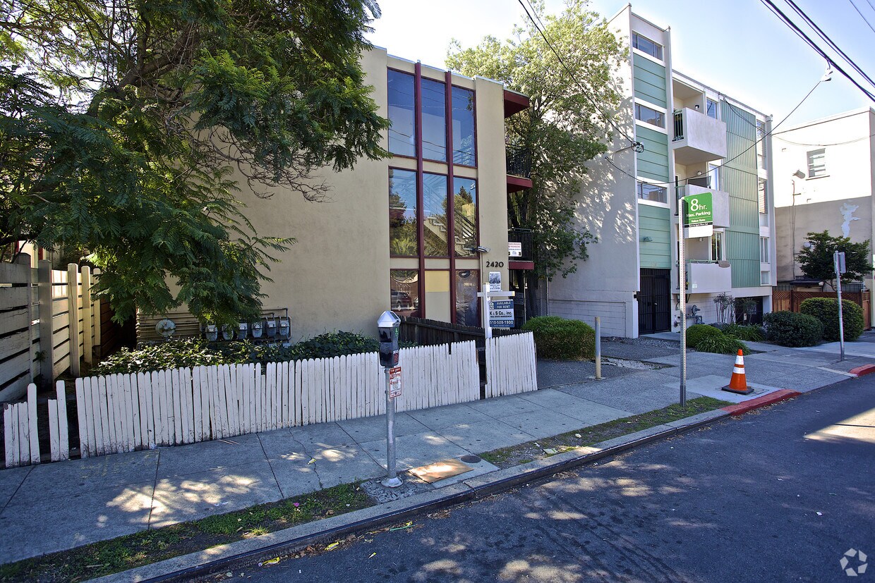 Primary Photo - Dwight Blake Apartments