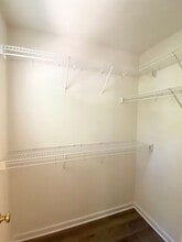 Building Photo - 330 Commons Dr