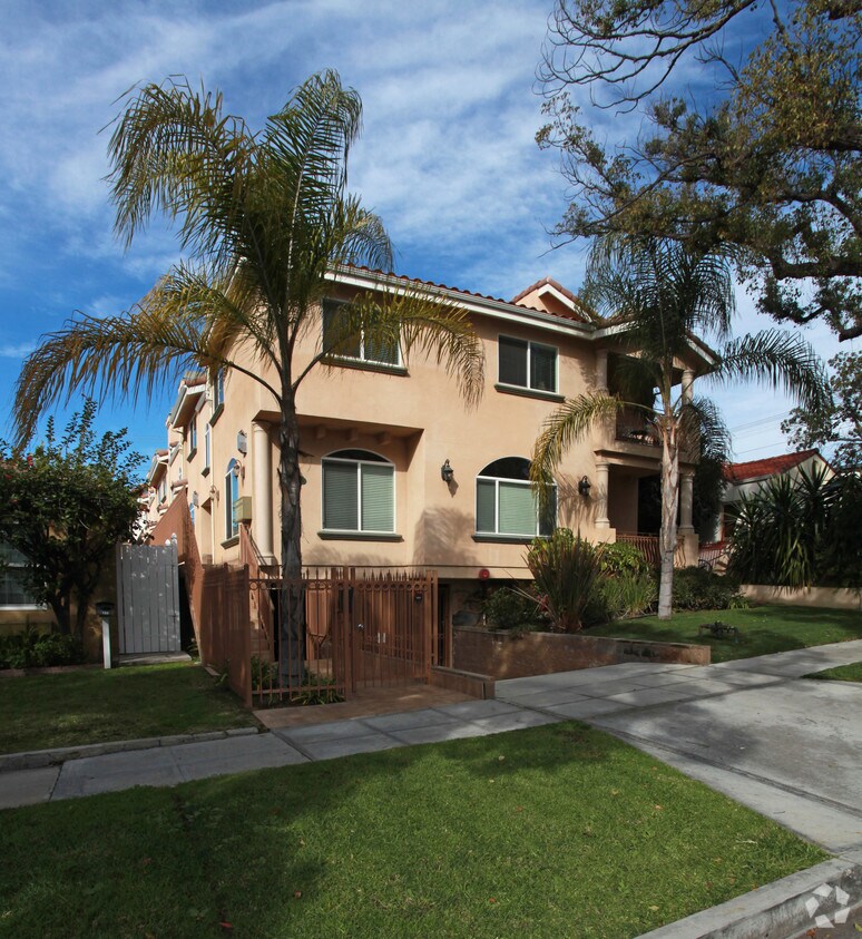 Primary Photo - 735 E Angeleno Ave
