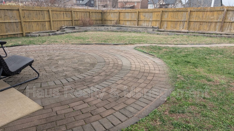 Building Photo - 1281 Eagle's View Dr