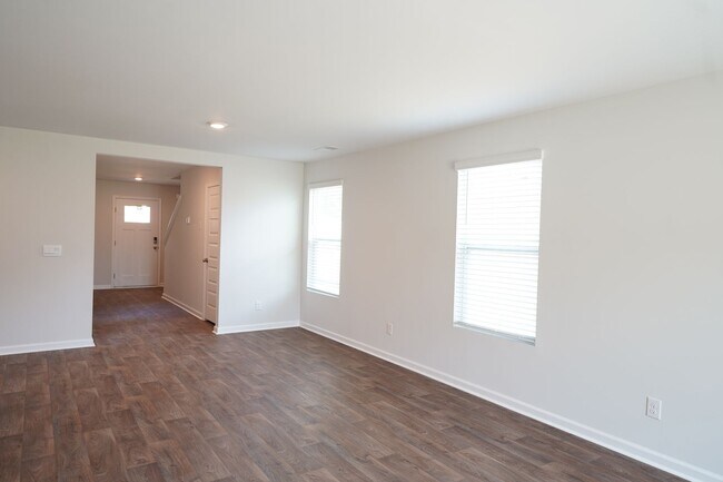 Foto del edificio - Available Now!