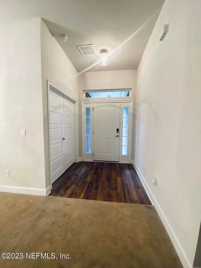 Building Photo - 7285 Gateway Ct