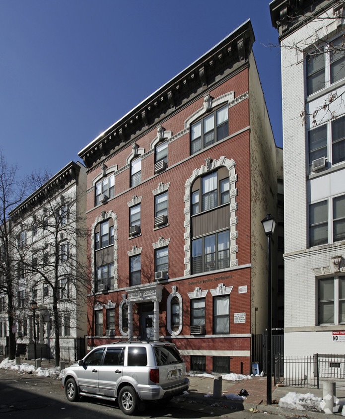 Primary Photo - 29 Monticello Ave