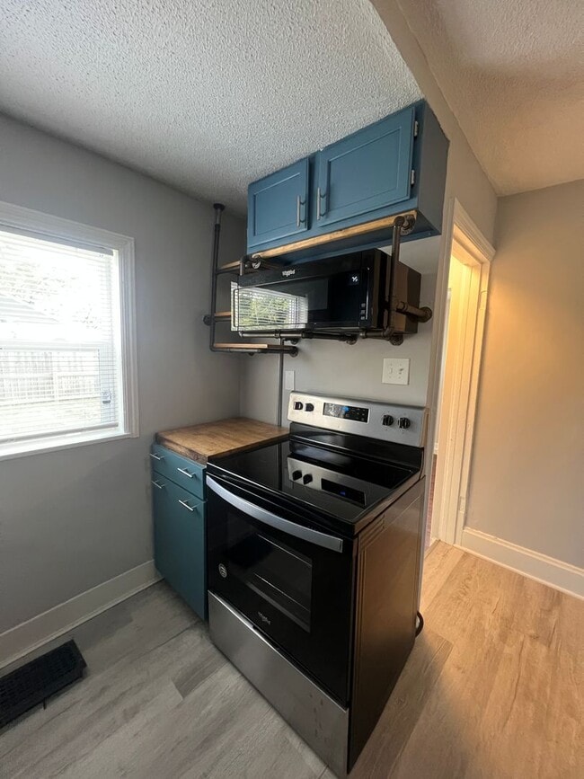 Building Photo - 278 Hosack St