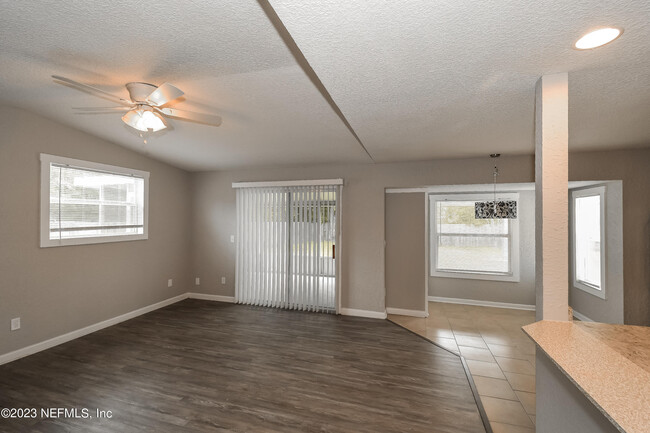 Building Photo - 7525 Pheasant Run Dr