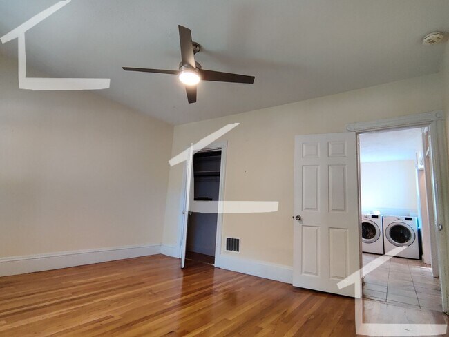 Foto del edificio - 9/1 - spacious Brookline Village area 2BR ...