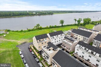 Building Photo - 204B Dock St