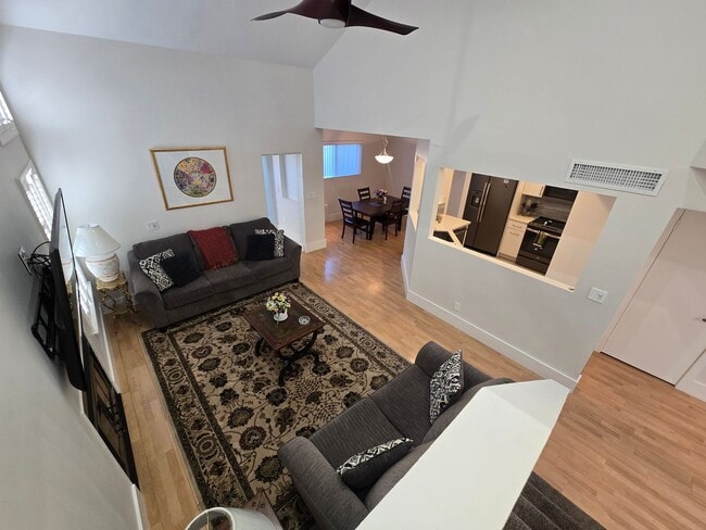 Foto del edificio - Furnished, 1-Year Long-Term Rental