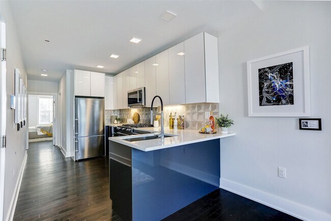 Building Photo - 367 2nd St