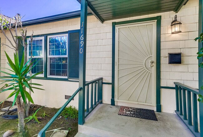 Entrada privada en patio privado - 11690 Margate St