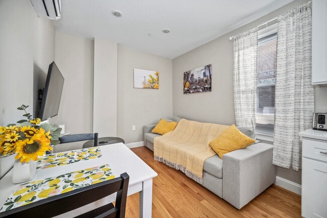 Foto del edificio - 600 Commercial St