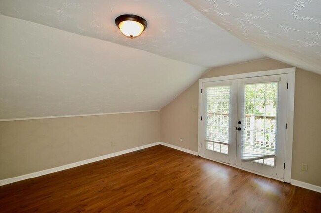 Foto del edificio - 8703 Shelbyville Rd